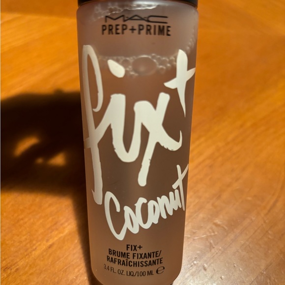 MAC Prep + Prime Fix + Coconut Setting Spray - Picture 4 of 16